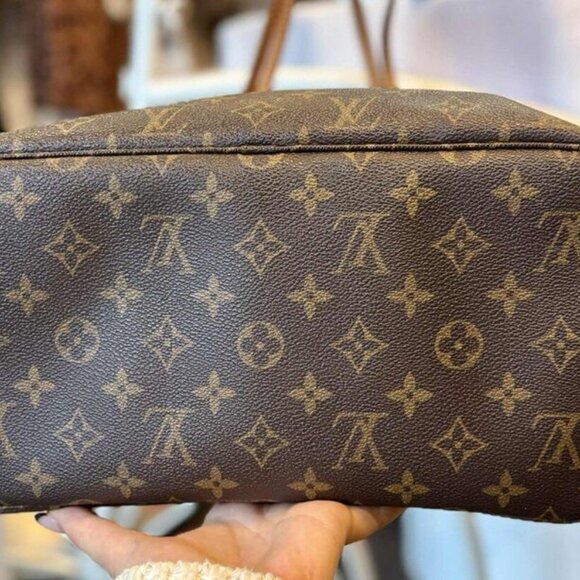Louis Vuitton Monogram Neverfull MM - Picture 7 of 8